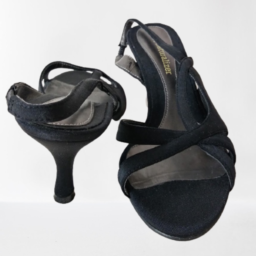 Naturalizer "Amour" Heels - Picture 4 of 7
